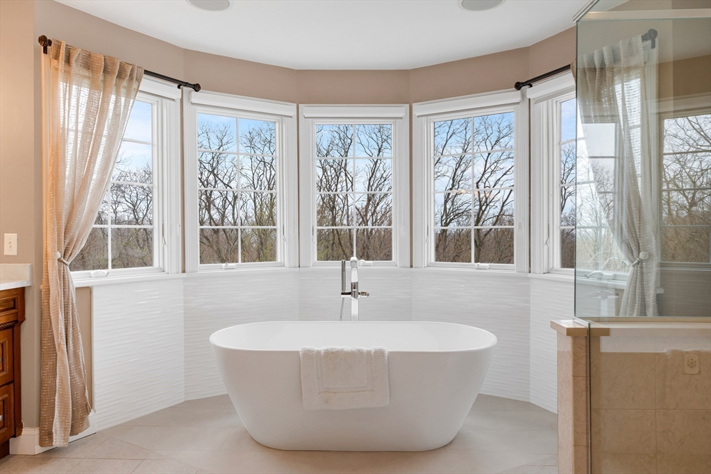 215 Lexington Road Dracut, MA 01826 - Photo 20 of 42