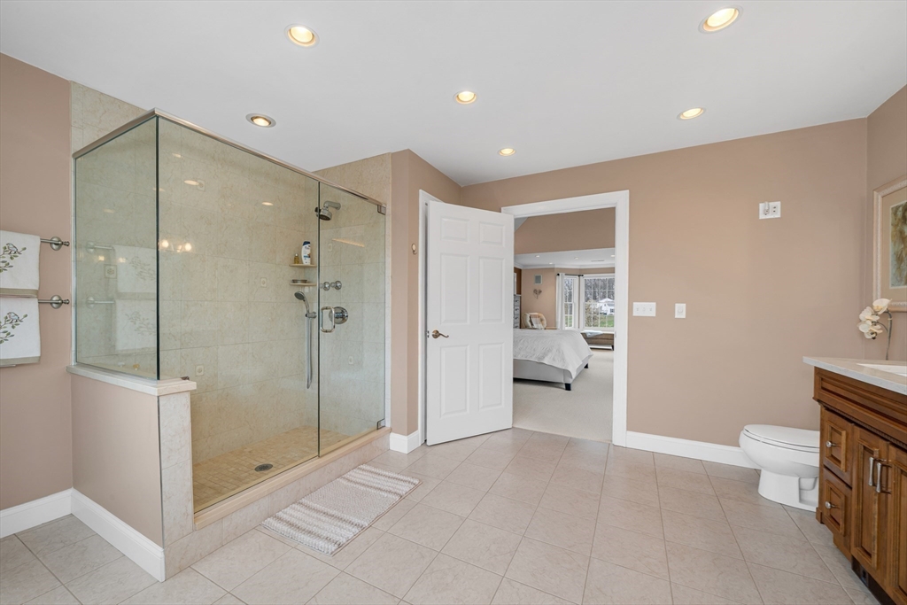 215 Lexington Road Dracut, MA 01826 - Photo 21 of 42
