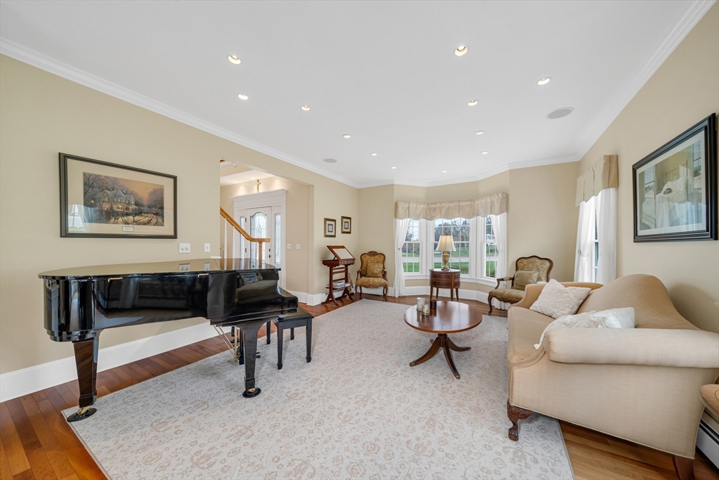 215 Lexington Road Dracut, MA 01826 - Photo 5 of 42