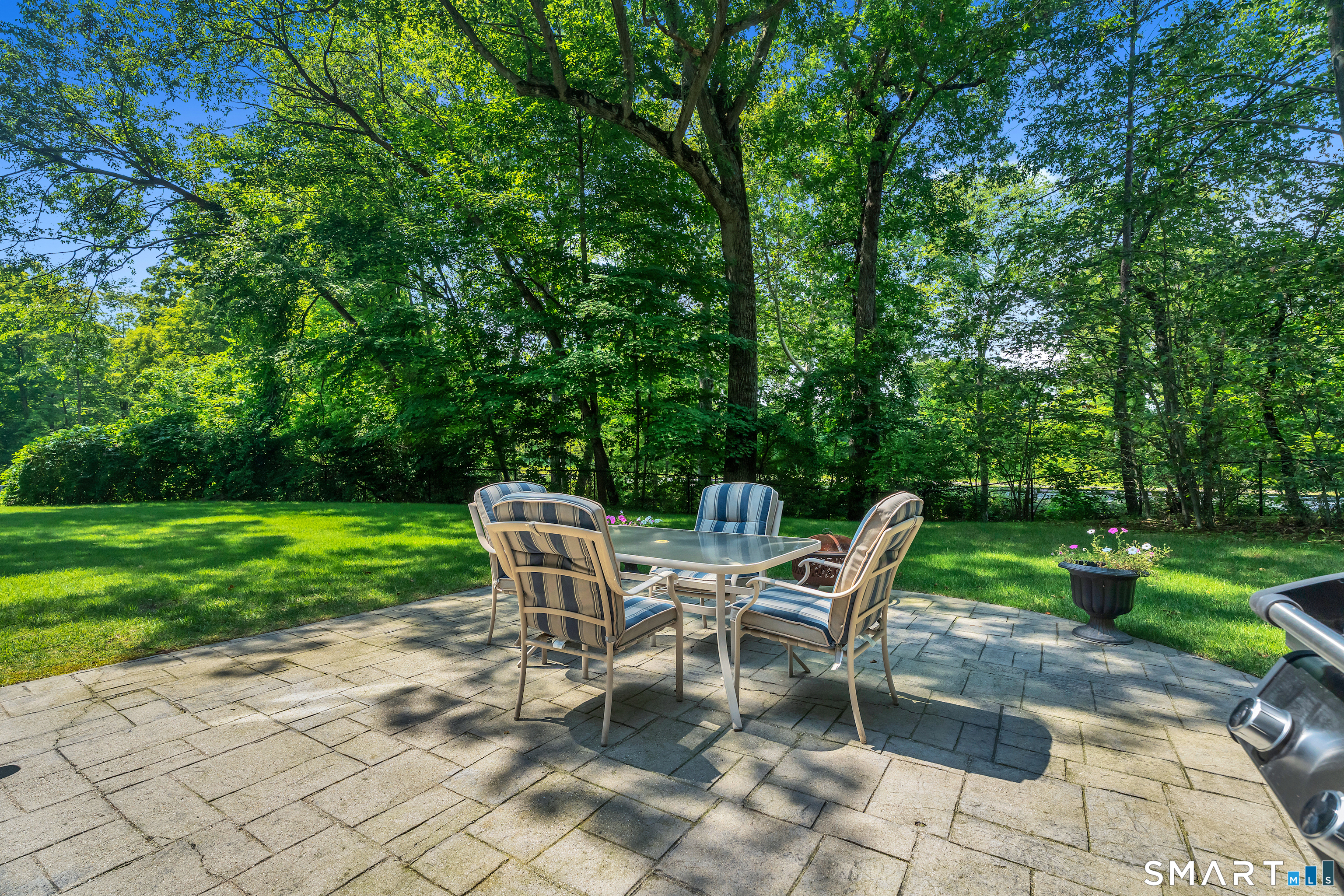 34 River Road North Haven, CT 06473 - Photo 37 of 39 Lovely private patio