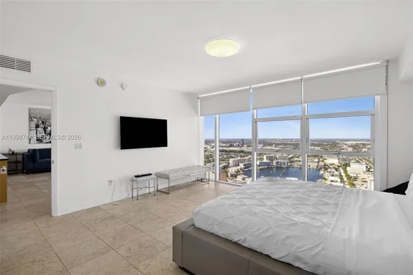 $3,900 | 1830 South Ocean Drive, Unit 4907, Hallandale Beach, FL 33009