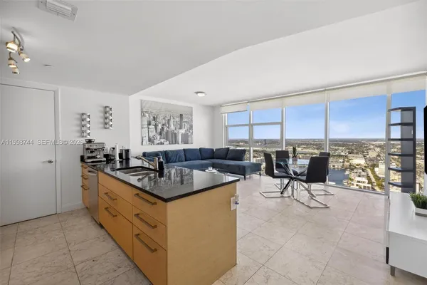 $3,900 | 1830 South Ocean Drive, Unit 4907, Hallandale Beach, FL 33009