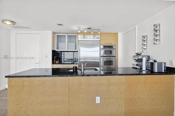 $3,900 | 1830 South Ocean Drive, Unit 4907, Hallandale Beach, FL 33009