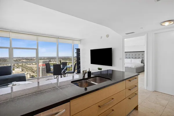 $3,900 | 1830 South Ocean Drive, Unit 4907, Hallandale Beach, FL 33009