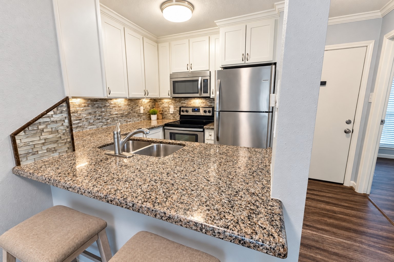 13151 Walden Road, Unit 121 Montgomery, TX 77356 - Photo 13 of 30 Bar area