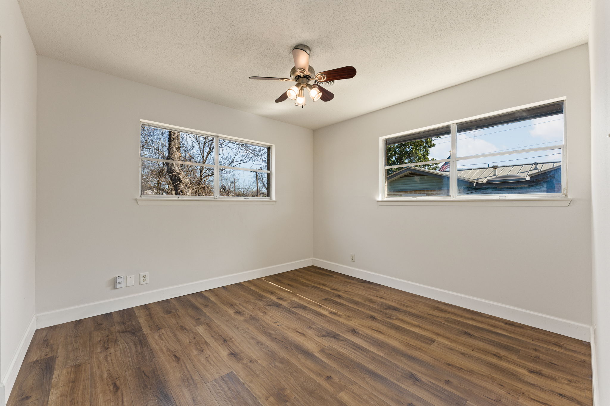 1903 Maple Avenue Austin, TX 78722 - Photo 11 of 39 Guest bedroom #1 of 2.