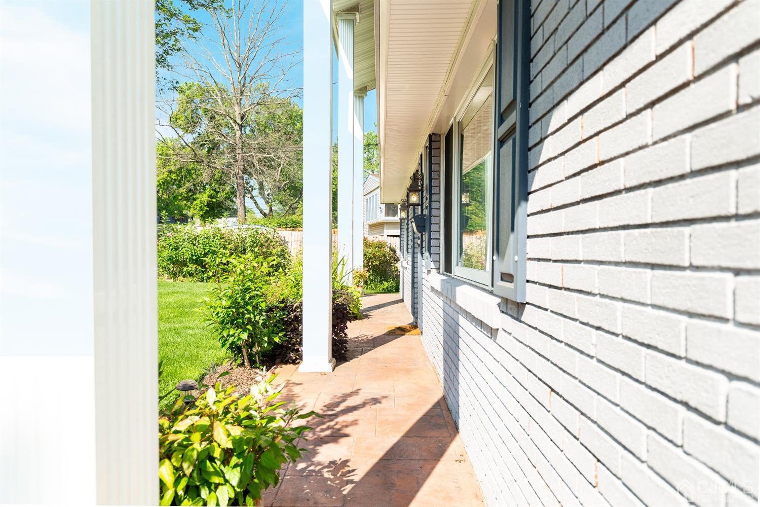 19 Gales Road Edison, NJ 08837 - Photo 3 of 64