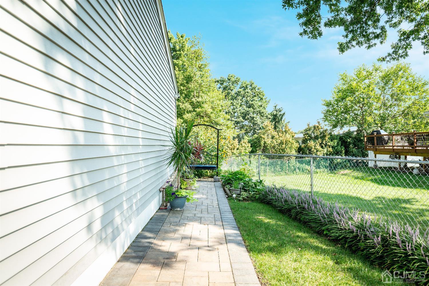 19 Gales Road Edison, NJ 08837 - Photo 46 of 64