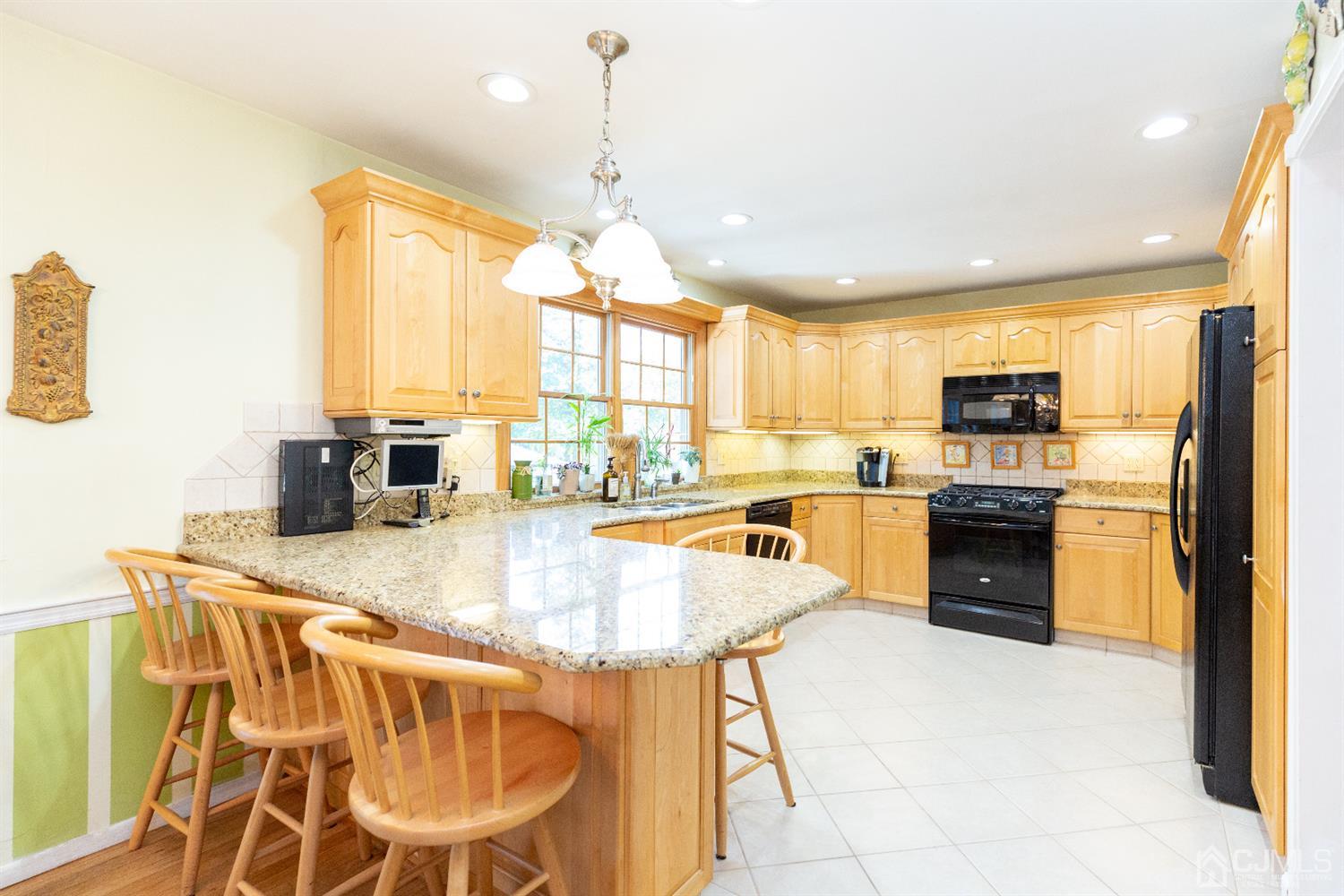 19 Gales Road Edison, NJ 08837 - Photo 8 of 64
