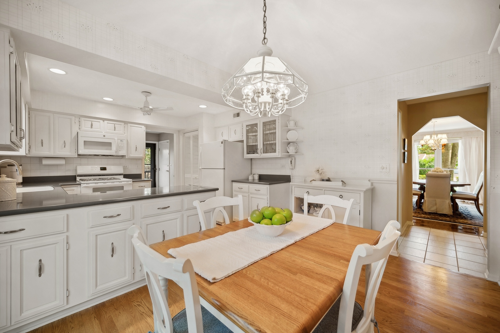 400 Washington Road Glenview, IL 60025 - Photo 7 of 22 Gallery Image 7