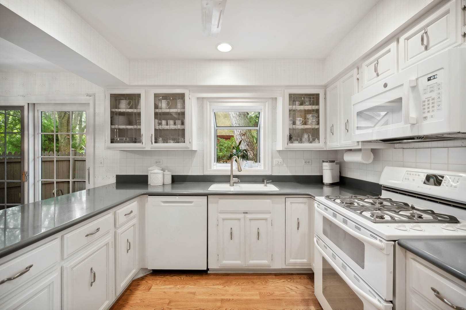 400 Washington Road Glenview, IL 60025 - Photo 8 of 22 Gallery Image 8