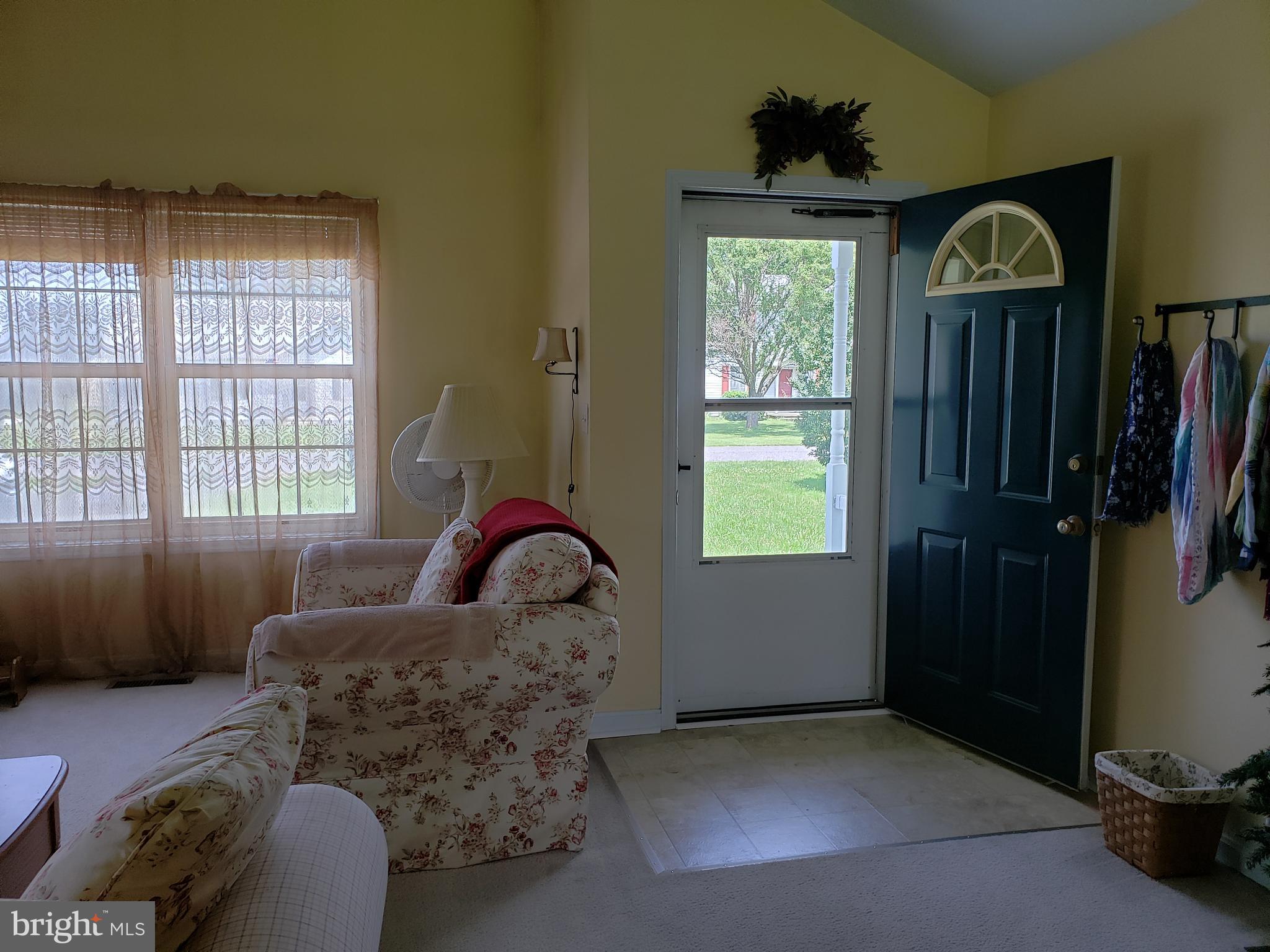4 Oak Street Ridgely, MD 21660 - Photo 2 of 28 Entrance from front door into living room.