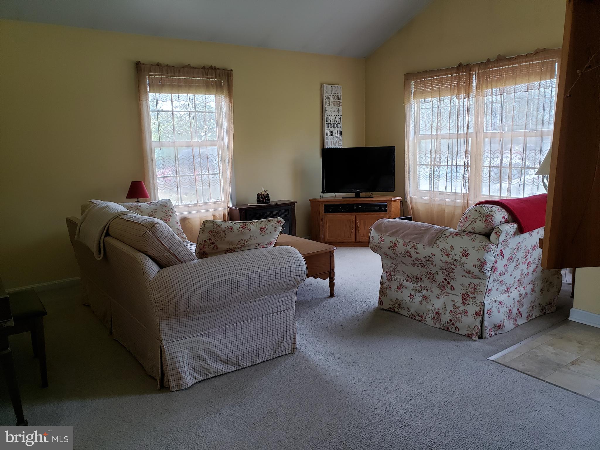 4 Oak Street Ridgely, MD 21660 - Photo 3 of 28 Living room.