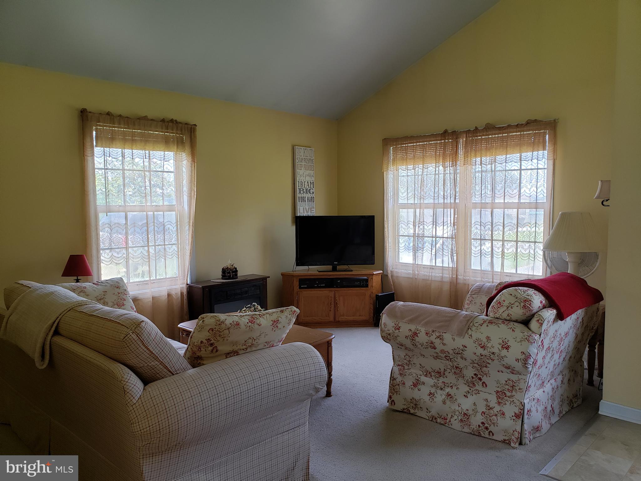 4 Oak Street Ridgely, MD 21660 - Photo 4 of 28 Living room