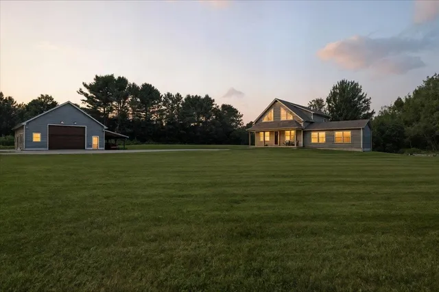 $699,900 | 422 Town Highway 21, Fairfax, VT 05454