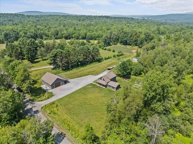 $699,900 | 422 Town Highway 21, Fairfax, VT 05454