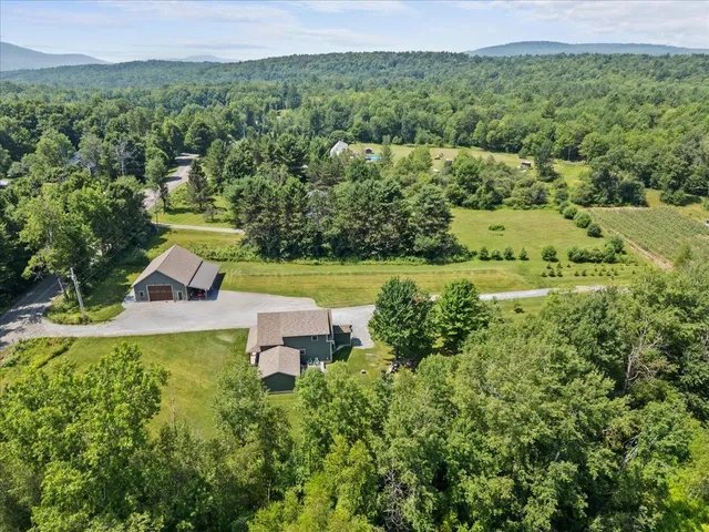 $699,900 | 422 Town Highway 21, Fairfax, VT 05454