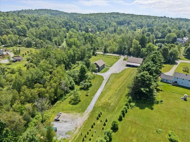 $699,900 | 422 Town Highway 21, Fairfax, VT 05454
