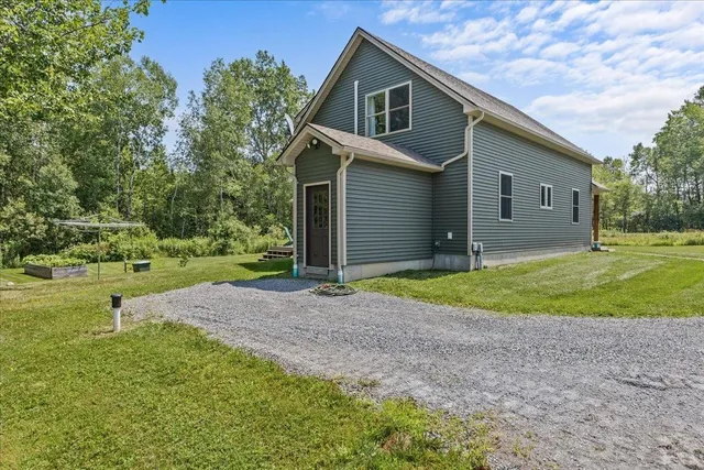 $699,900 | 422 Town Highway 21, Fairfax, VT 05454