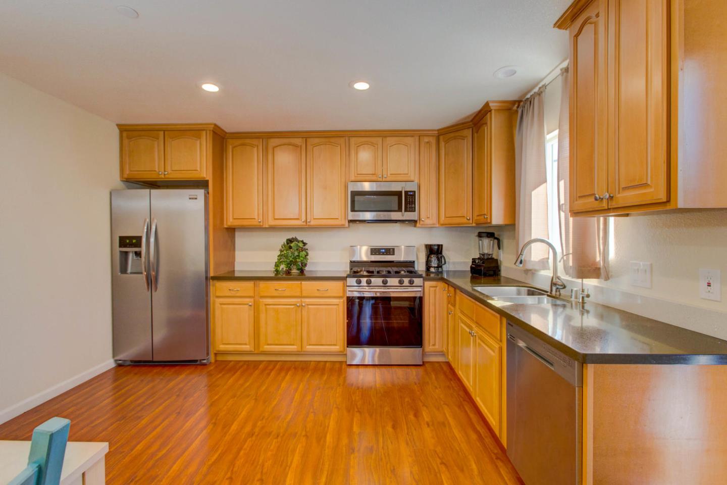 81 Oak Road Watsonville, CA 95076 - Photo 3 of 18 Gallery Image 3
