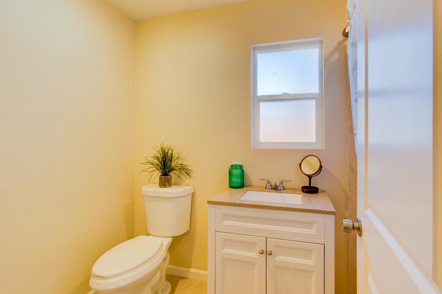 81 Oak Road Watsonville, CA 95076 - Photo 10 of 18 Gallery Image 10