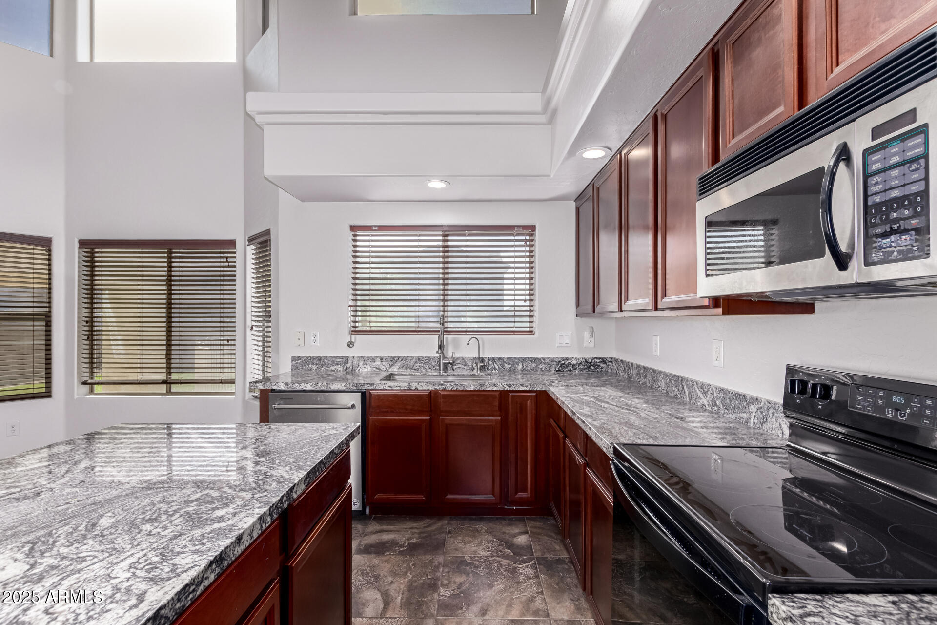 7719 West Encinas Lane Phoenix, AZ 85043 - Photo 18 of 46 18 - Encinas