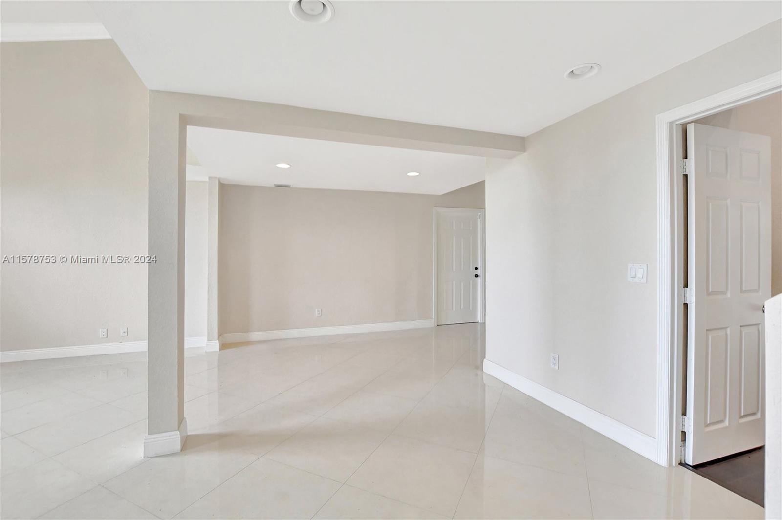 20916 Avenel Run Boca Raton, FL 33428 - Photo 11 of 43 a view of an empty room
