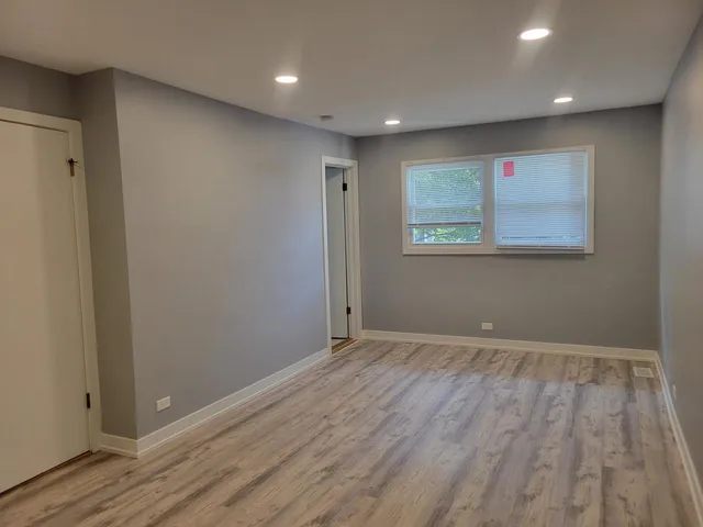 $2,600 | 1001 East Callero Circle, Unit 1, Mount Prospect, IL 60056