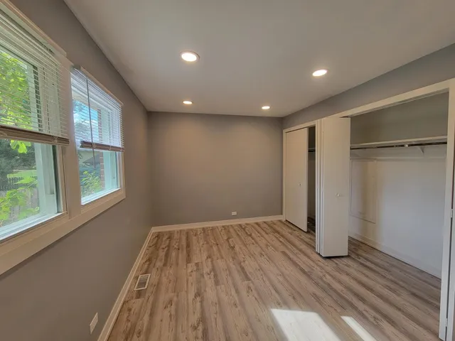 $2,600 | 1001 East Callero Circle, Unit 1, Mount Prospect, IL 60056