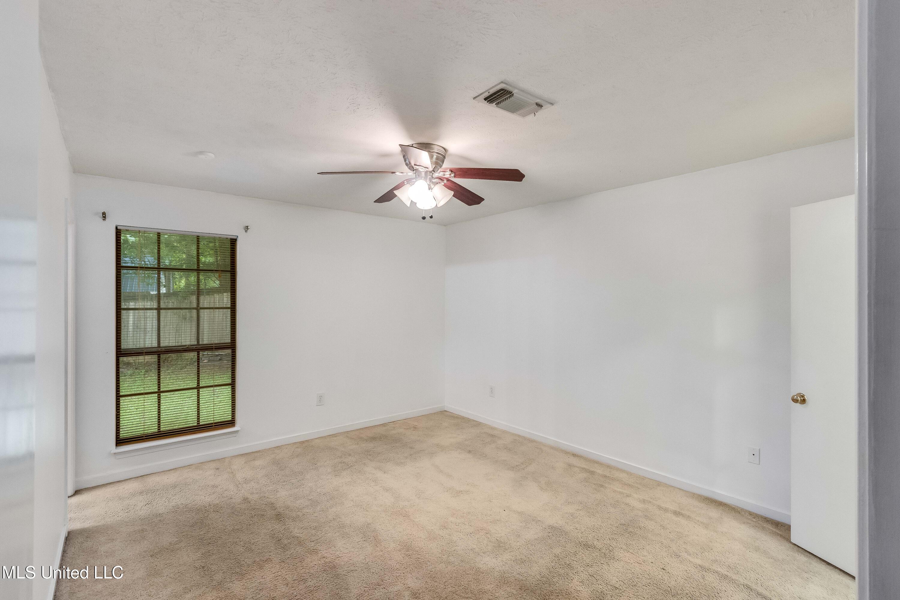 201 Shadow Cove Clinton, MS 39056 - Photo 20 of 22 201 Shadow Cove-21