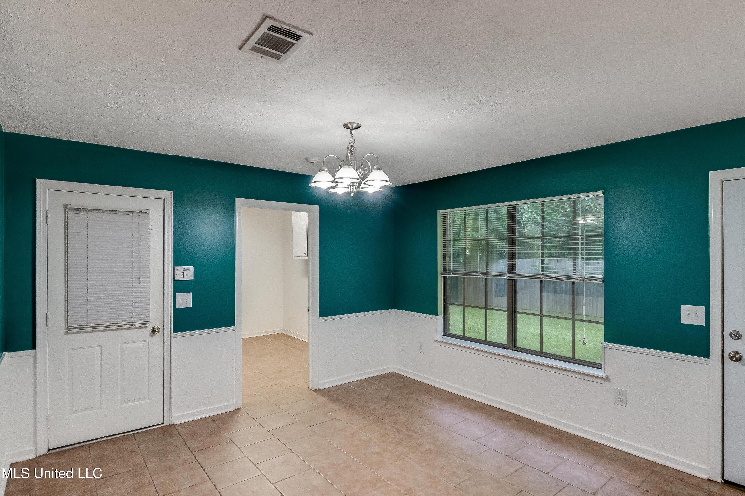 201 Shadow Cove Clinton, MS 39056 - Photo 9 of 22 201 Shadow Cove-10