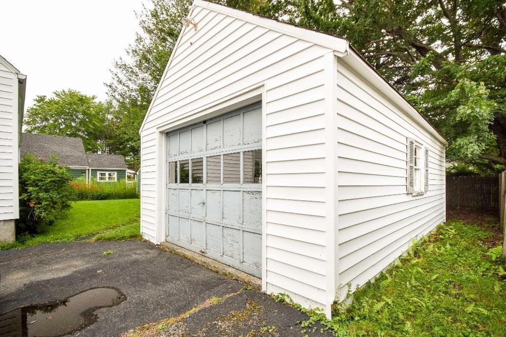 76 Mayer Road Portland, ME 04102 - Photo 4 of 35 Photo