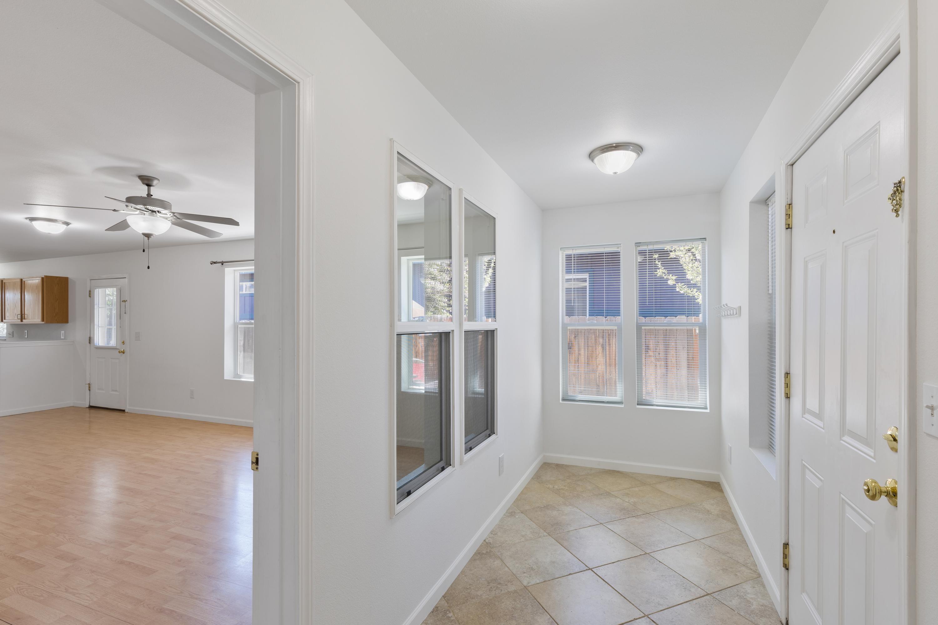 61254 Blakely Road Bend, OR 97702 - Photo 2 of 22 Front Entry / Mud Room