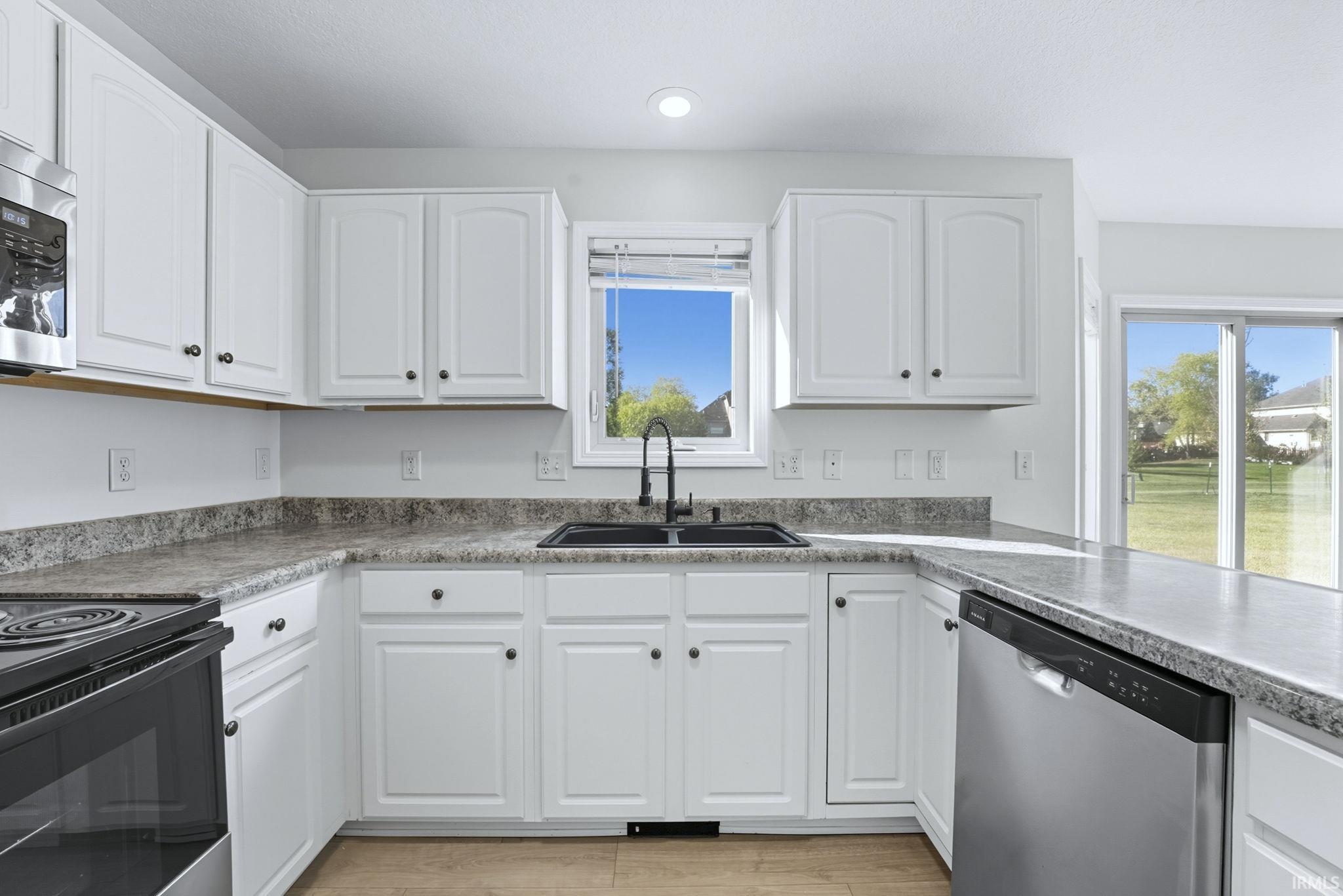 2004 Millennium Crossing Fort Wayne, IN 46845 - Photo 9 of 32