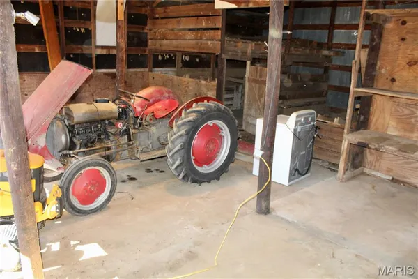 $284,900 | 18868 Chickadee Drive, Marble Hill, MO 63764