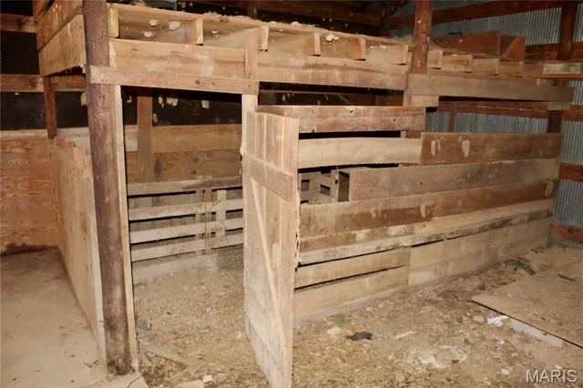 $300,000 | 18868 Chickadee Drive, Marble Hill, MO 63764