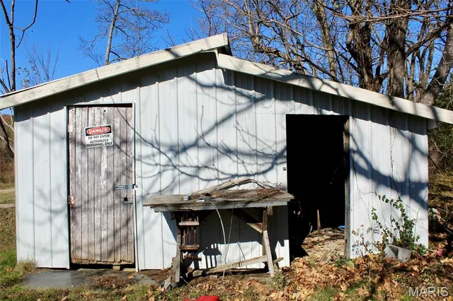 $300,000 | 18868 Chickadee Drive, Marble Hill, MO 63764