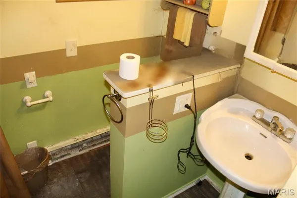 $284,900 | 18868 Chickadee Drive, Marble Hill, MO 63764