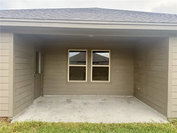 $2,400 | 3910 Targaryen Way, Corpus Christi, TX 78410
