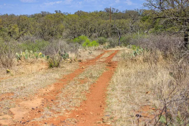 $3,570,200 | 4632 Onion Creek Road, Doss, TX 78618