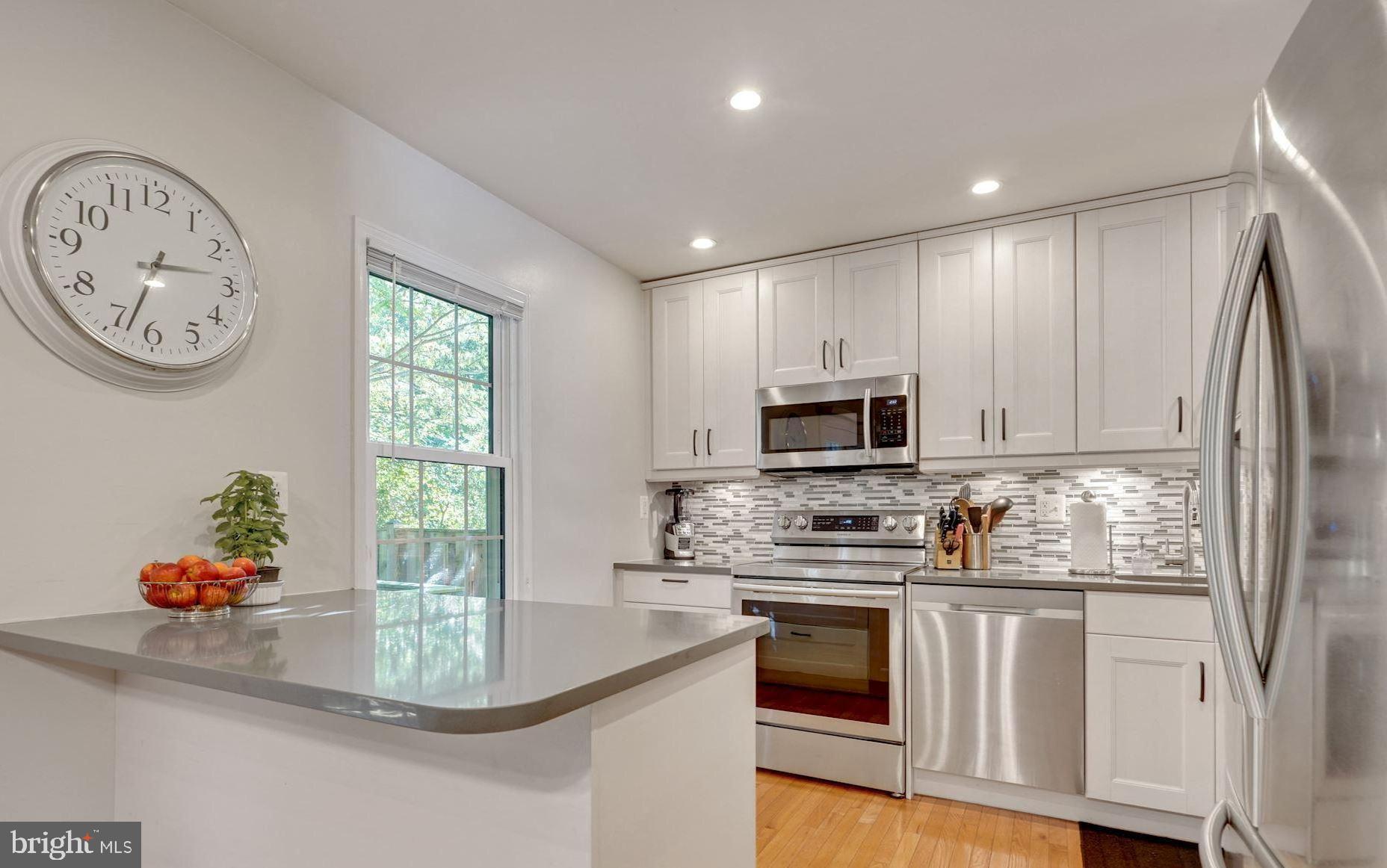 8327 Moline Place Springfield, VA 22153 - Photo 4 of 33 Gallery Image 4