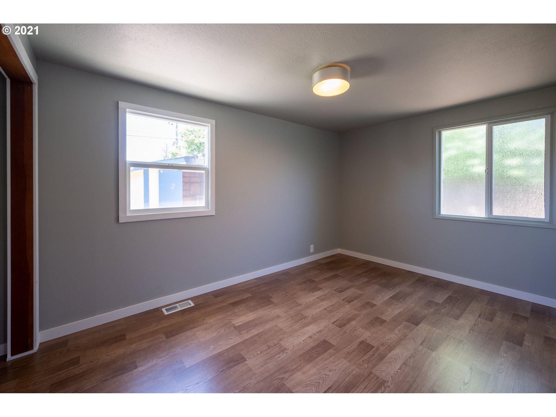 1243 Olympic Street Springfield, OR 97477 - Photo 9 of 17