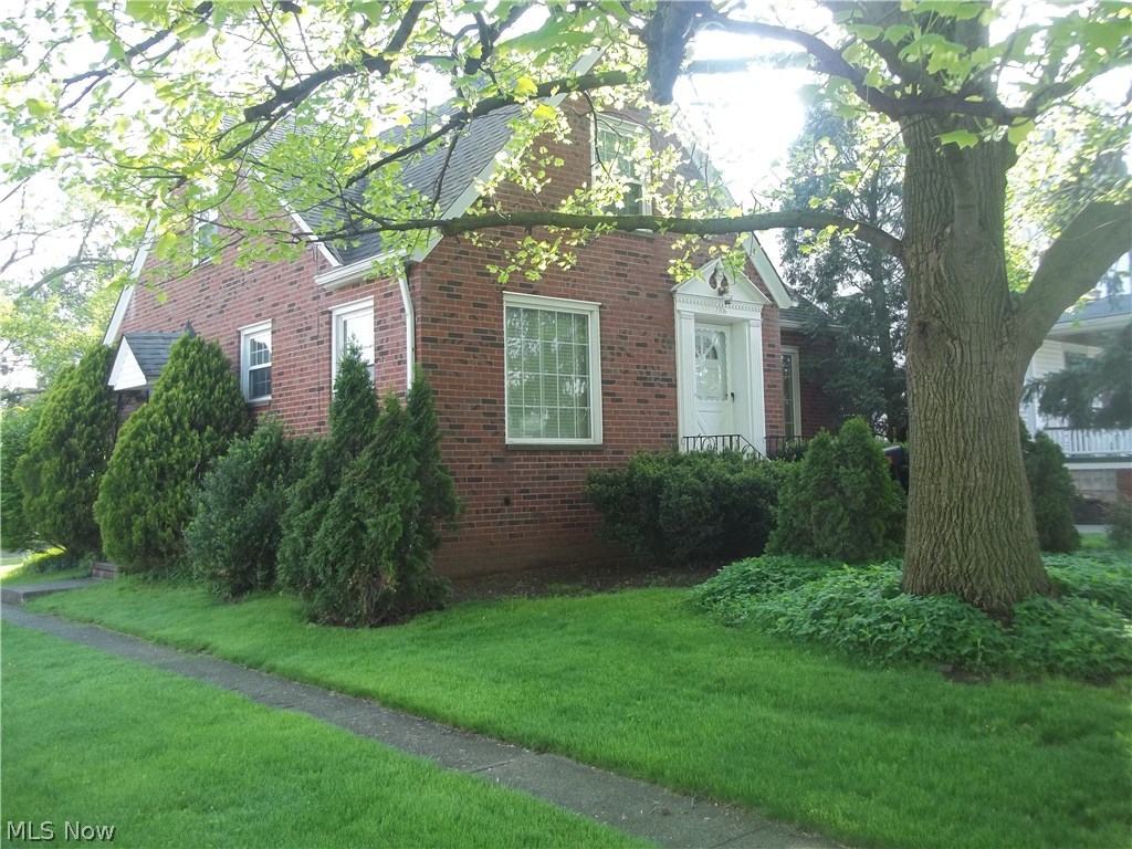 7706 Jameson Road Parma, OH 44129 - Photo 2 of 7
