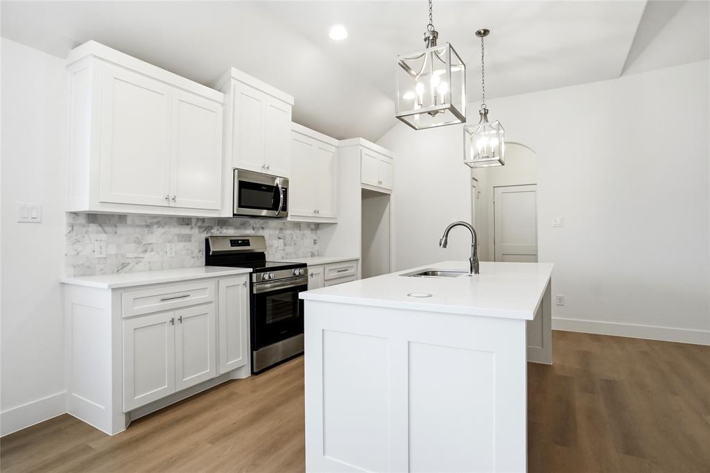 141 Joel Street Springtown, TX 76082 - Photo 4 of 15