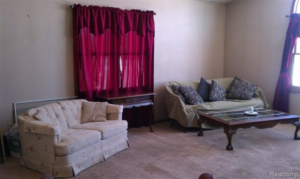 2229 Fowlerville Road Fowlerville, MI 48836 - Photo 2 of 12 GREAT ROOM