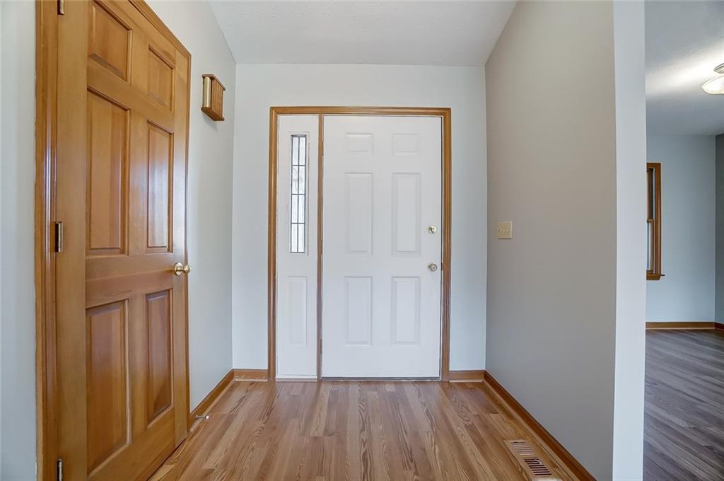 7881 Kings Ridge Circle Fairborn, OH 45324 - Photo 5 of 44