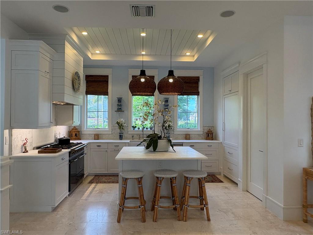 909 10th Avenue South Naples, FL 34102 - Photo 3 of 31