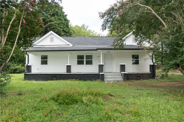 $219,900 | 41 Gosnell Avenue, Inman, SC 29349