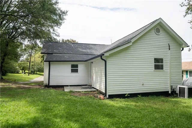 $219,900 | 41 Gosnell Avenue, Inman, SC 29349