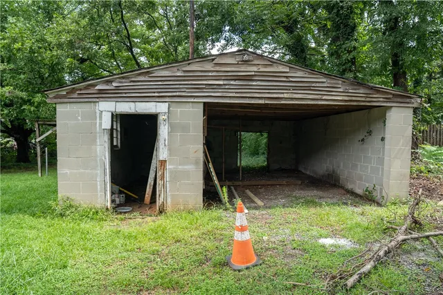 $219,900 | 41 Gosnell Avenue, Inman, SC 29349